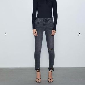 Zara Distressed Skinny Jeans in Asphalt Black